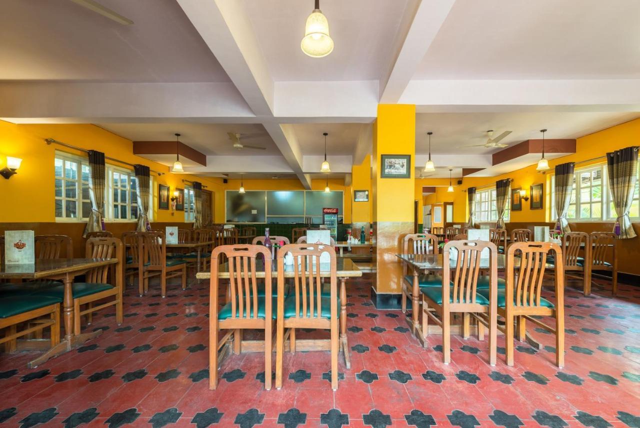 Stayeasy Majestic Bangalore Luaran gambar