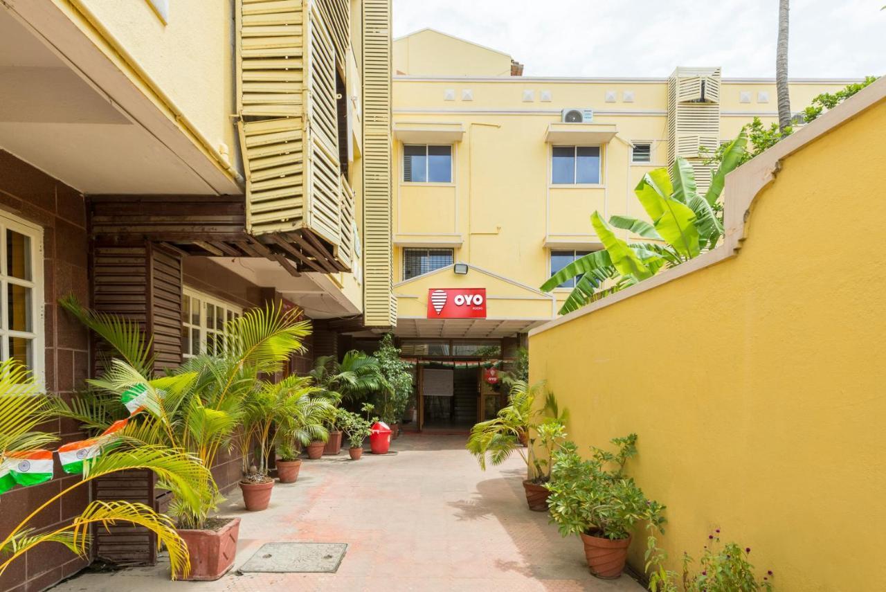 Stayeasy Majestic Bangalore Luaran gambar